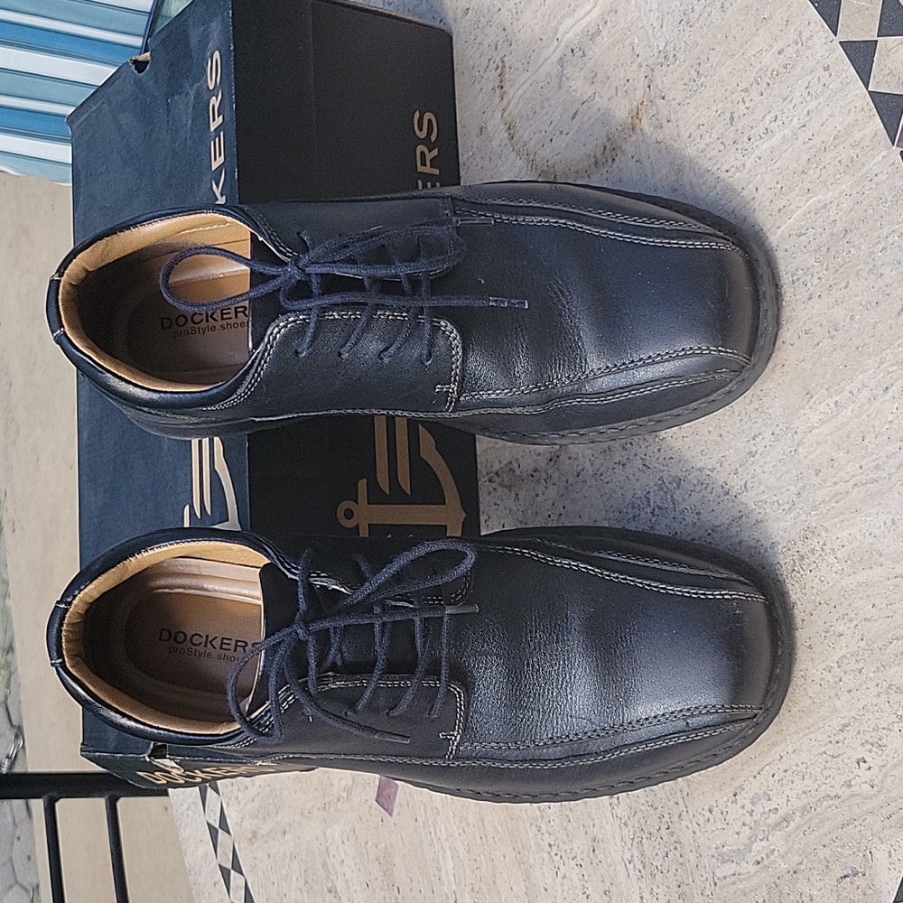 Mens dress shoes